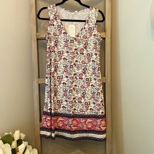 Red Roses Sleeveless Shift Mini Dress × 1 
White / S